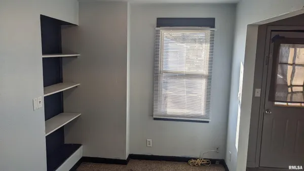 $49,750 | 102 North Elizabeth Street, Colchester, IL 62326