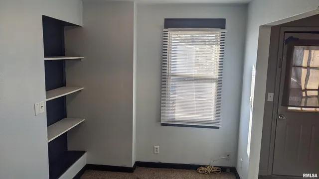 $59,900 | 102 North Elizabeth Street, Colchester, IL 62326