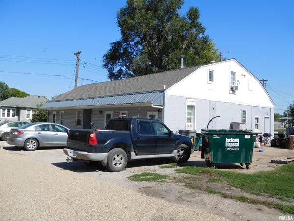 $49,750 | 102 North Elizabeth Street, Colchester, IL 62326