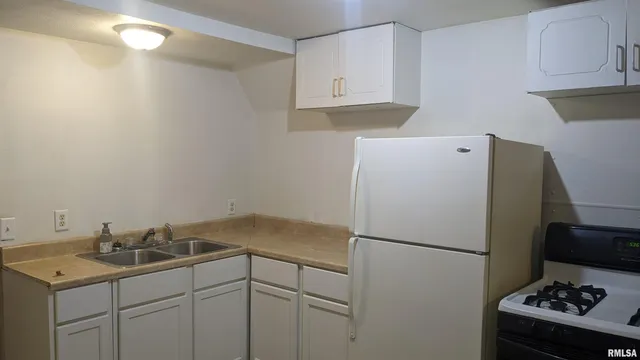 $59,900 | 102 North Elizabeth Street, Colchester, IL 62326