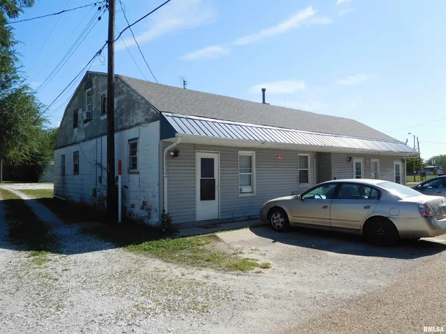 $59,900 | 102 North Elizabeth Street, Colchester, IL 62326