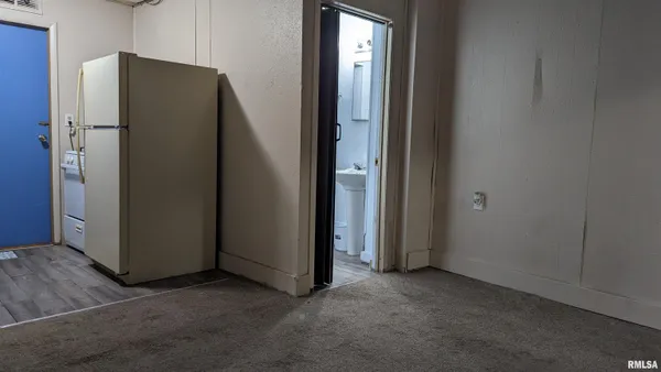 $49,750 | 102 North Elizabeth Street, Colchester, IL 62326