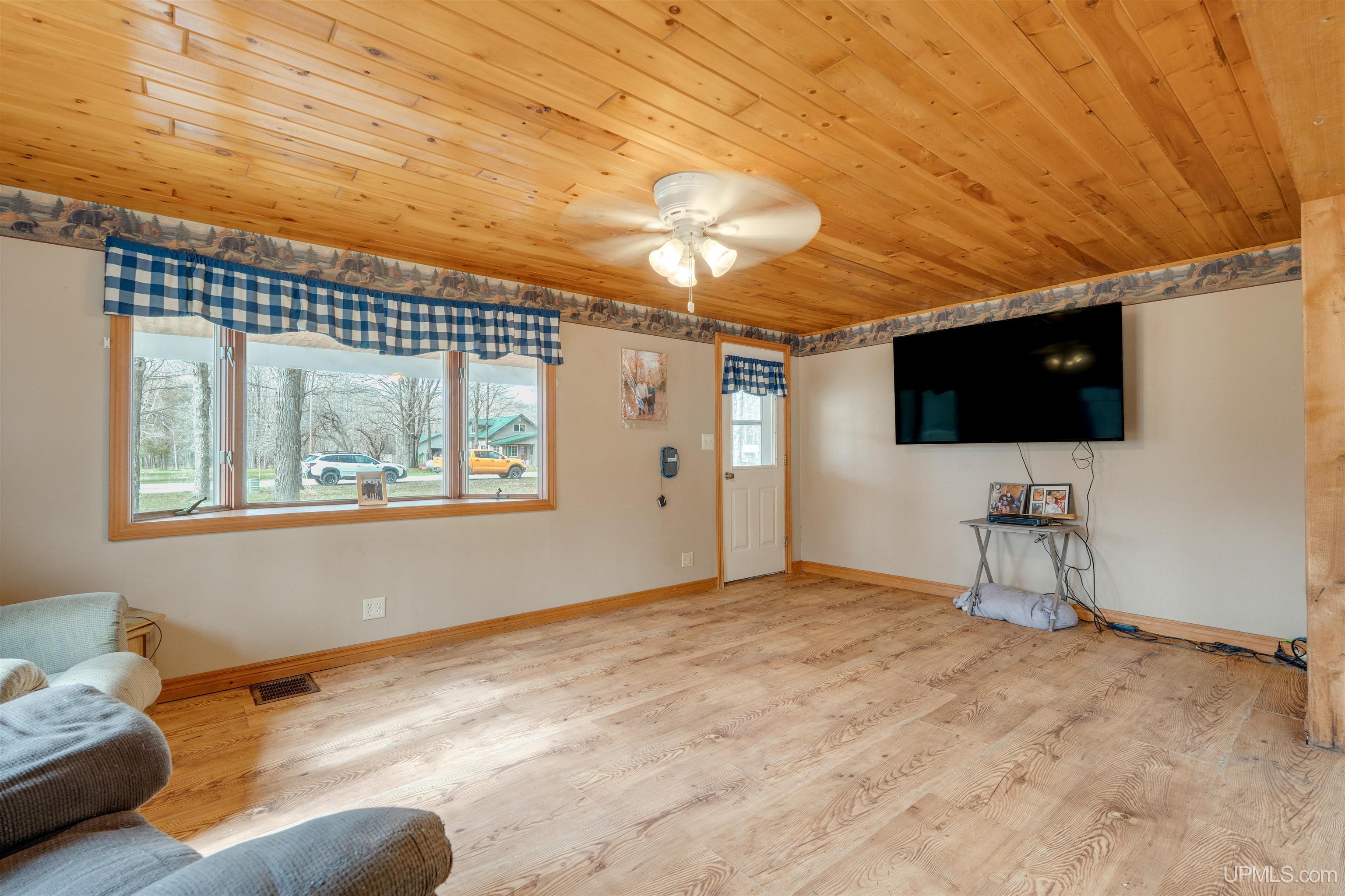 1683w Quarry Road Gulliver, MI 49840 - Photo 14 of 37