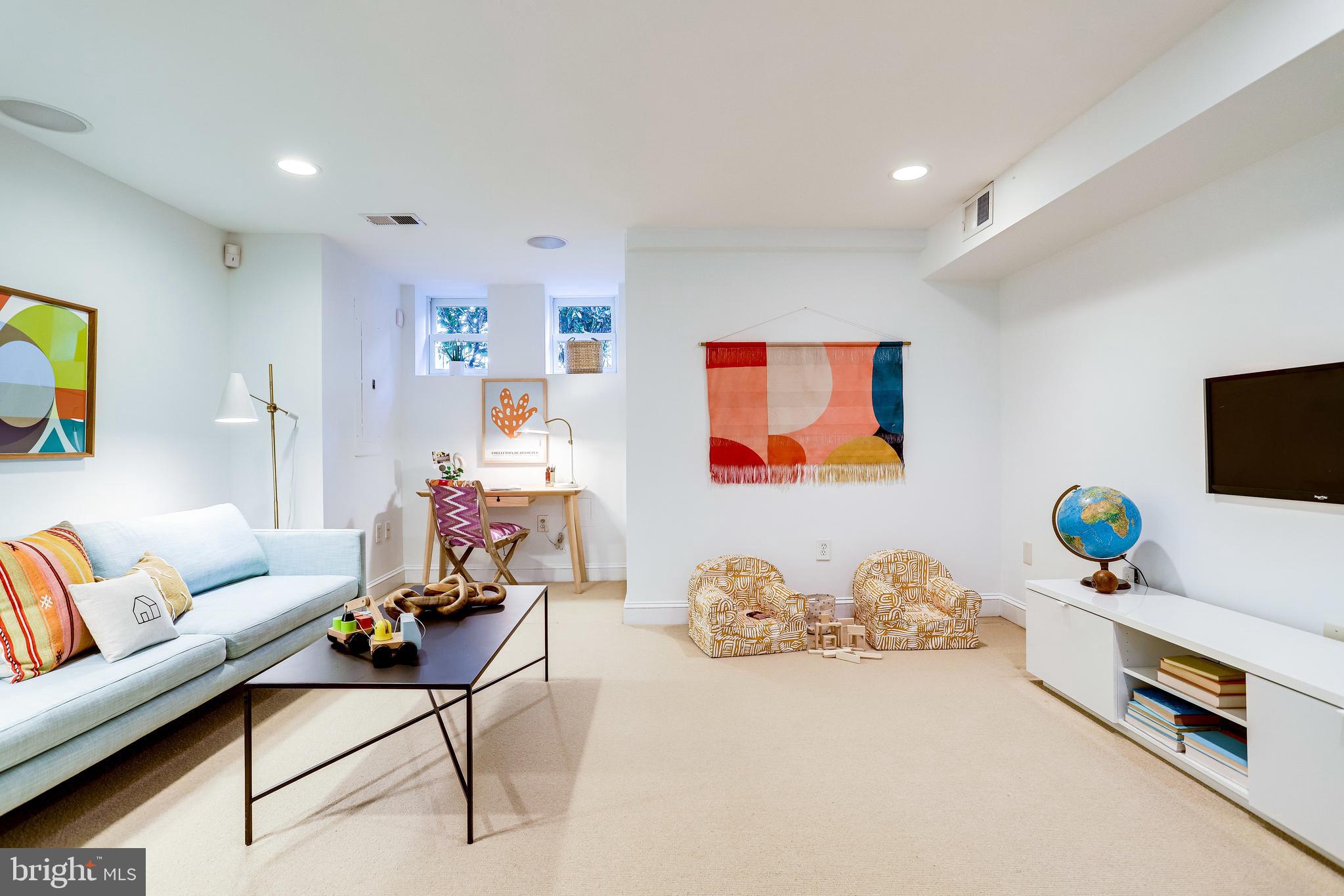 143 E Street Southeast Washington, DC 20003 - Photo 36 of 59 Spacious and FLEXIBLE family room