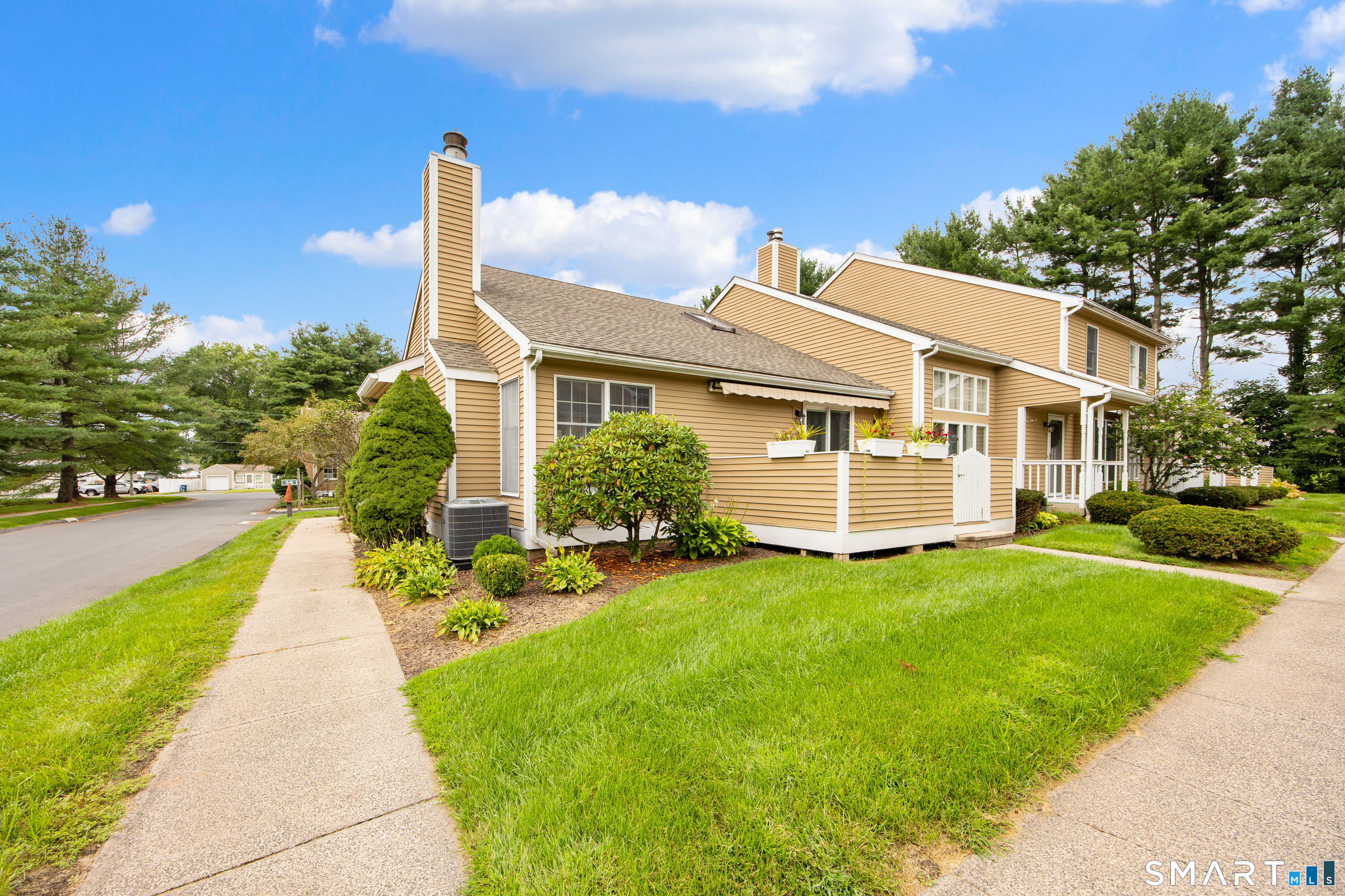 697 South End Road, Unit 8 Southington, CT 06479 - Photo 2 of 34 Gallery Image 2