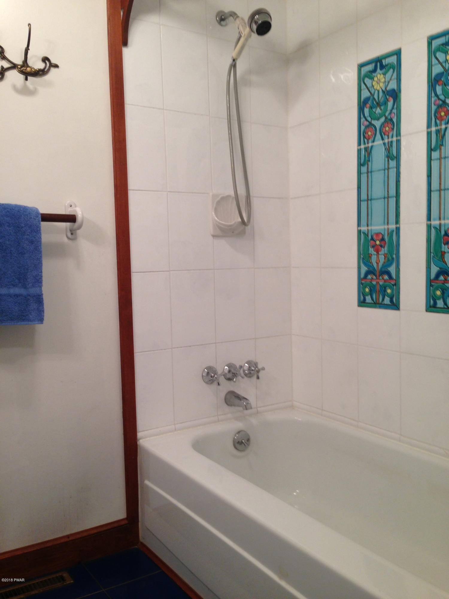 229 Roberts Road Starlight, PA 18461 - Photo 14 of 46 Full bath - First floor