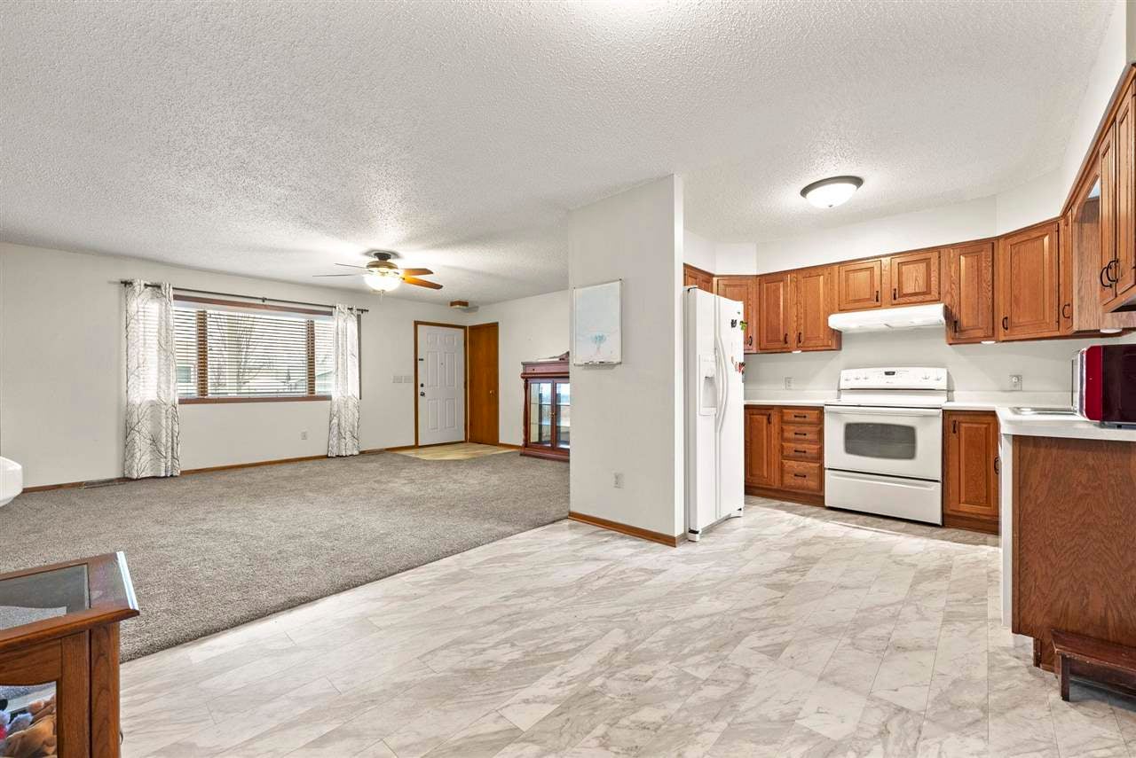 316 Sycamore Street Riverside, IA 52327 - Photo 12 of 27 Gallery Image 12