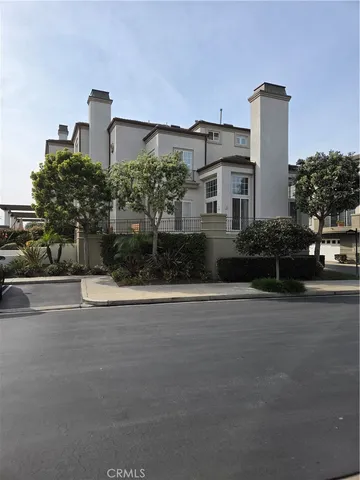 $1,750,000 | 6242 Surfboard Circle, Huntington Beach, CA 92648