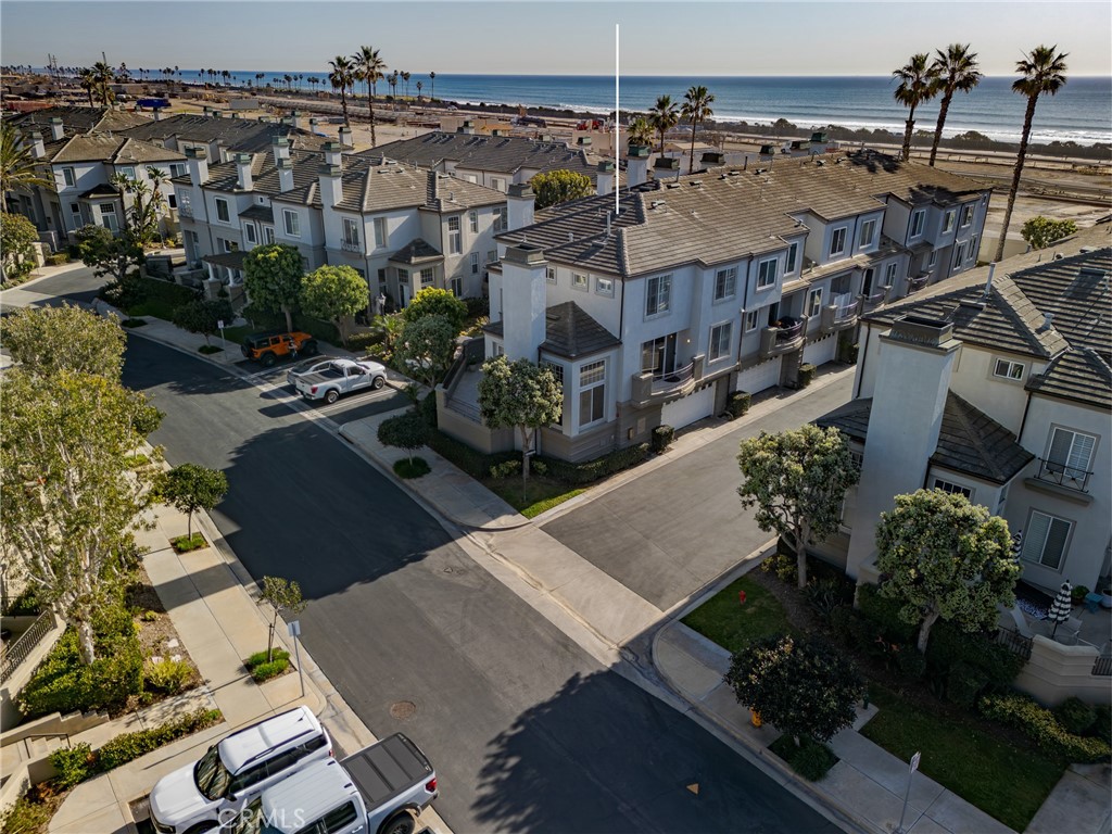 6242 Surfboard Circle Huntington Beach, CA 92648 - Photo 5 of 46