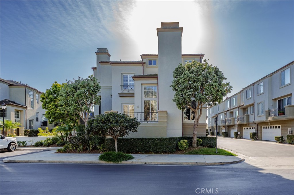 6242 Surfboard Circle Huntington Beach, CA 92648 - Photo 9 of 46