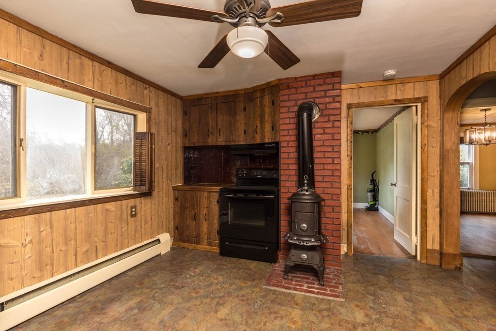 33 Maravista Road Worcester, MA 01606 - Photo 3 of 16 Gallery Image 3