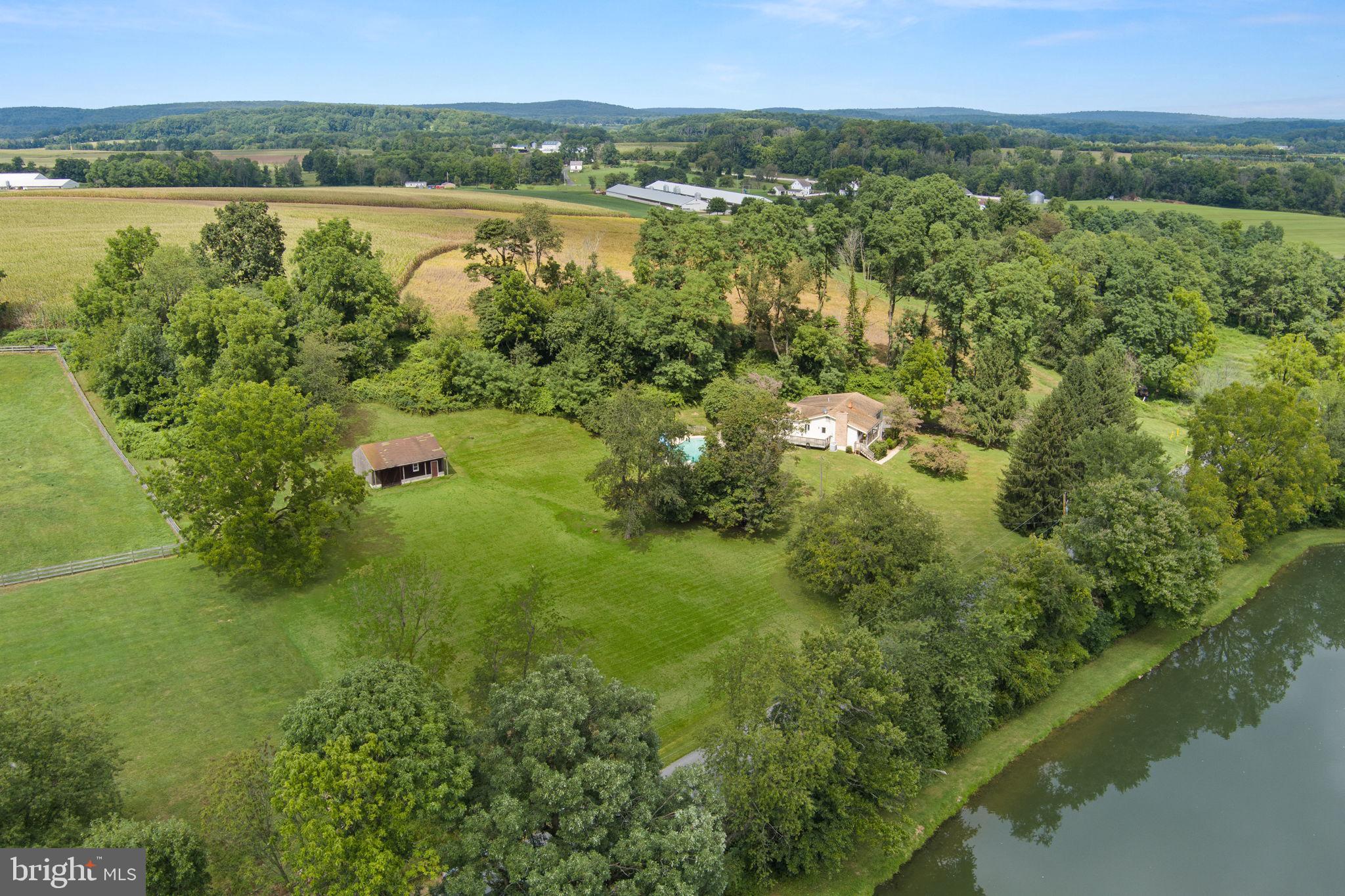 335 Millard Road Elverson, PA 19520 - Photo 3 of 36 Gallery Image 3