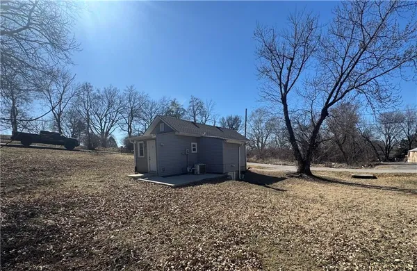 $114,000 | 11300 East 11th Street South, Independence, MO 64054