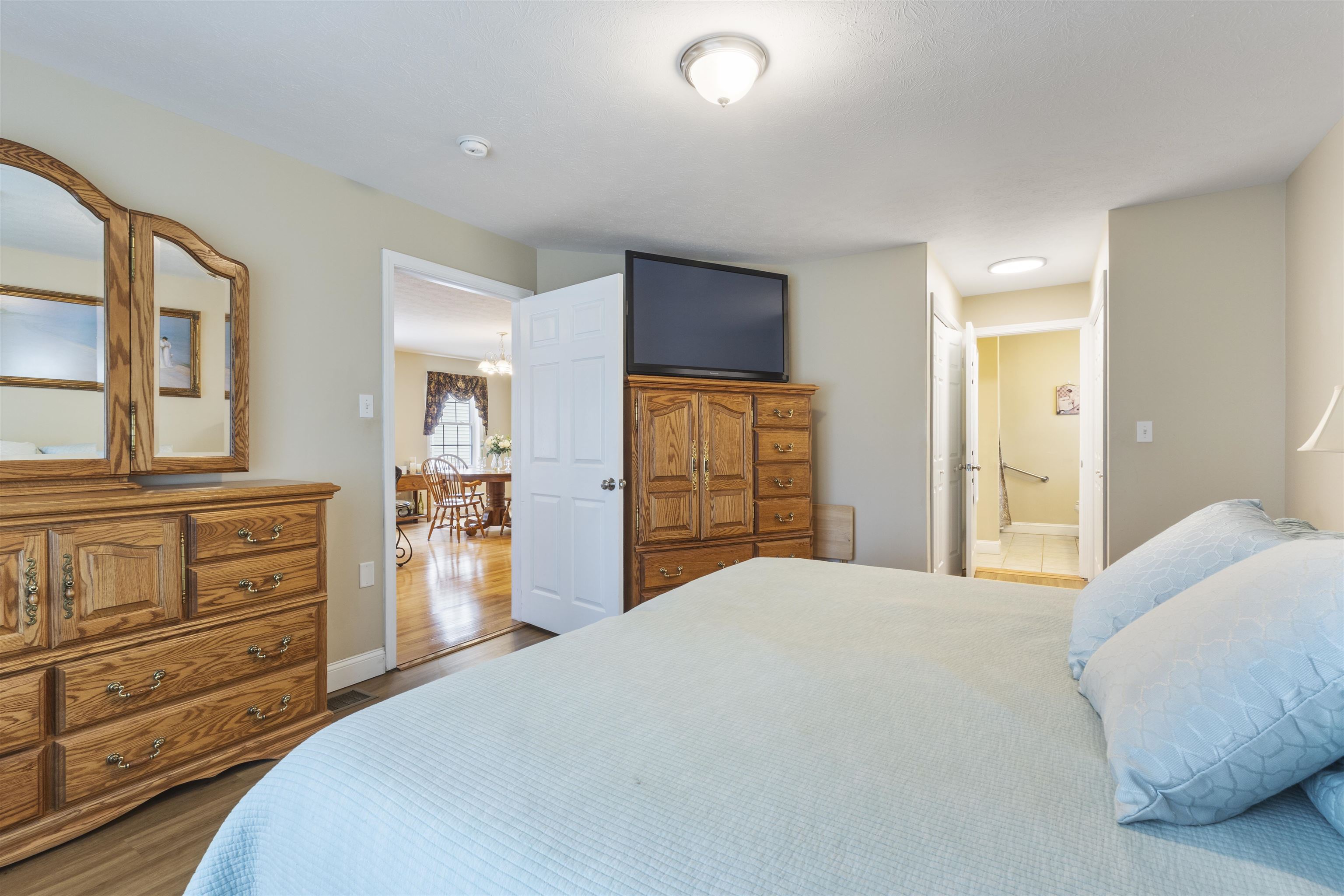 40 Hollow Ridge Drive Nashua, NH 03062 - Photo 19 of 45