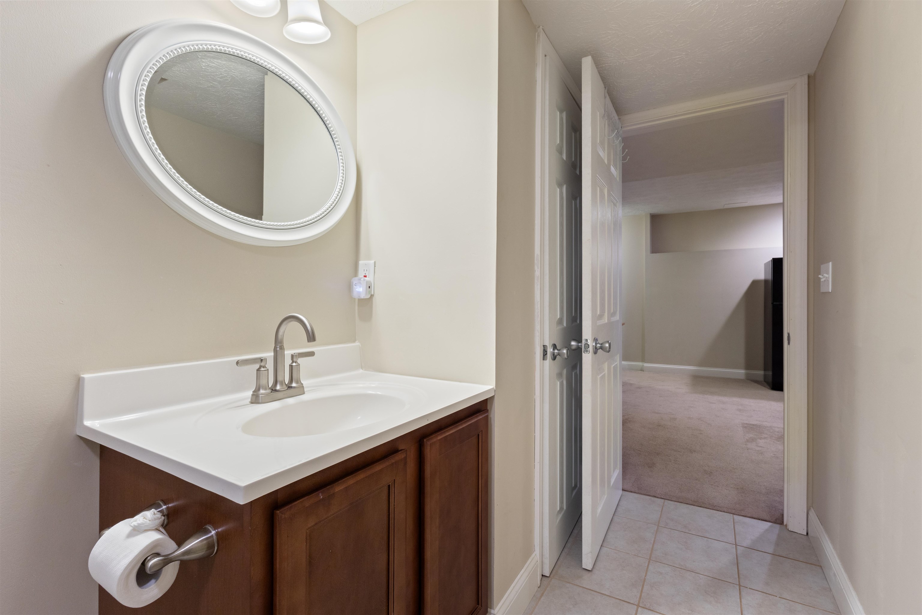 40 Hollow Ridge Drive Nashua, NH 03062 - Photo 26 of 45