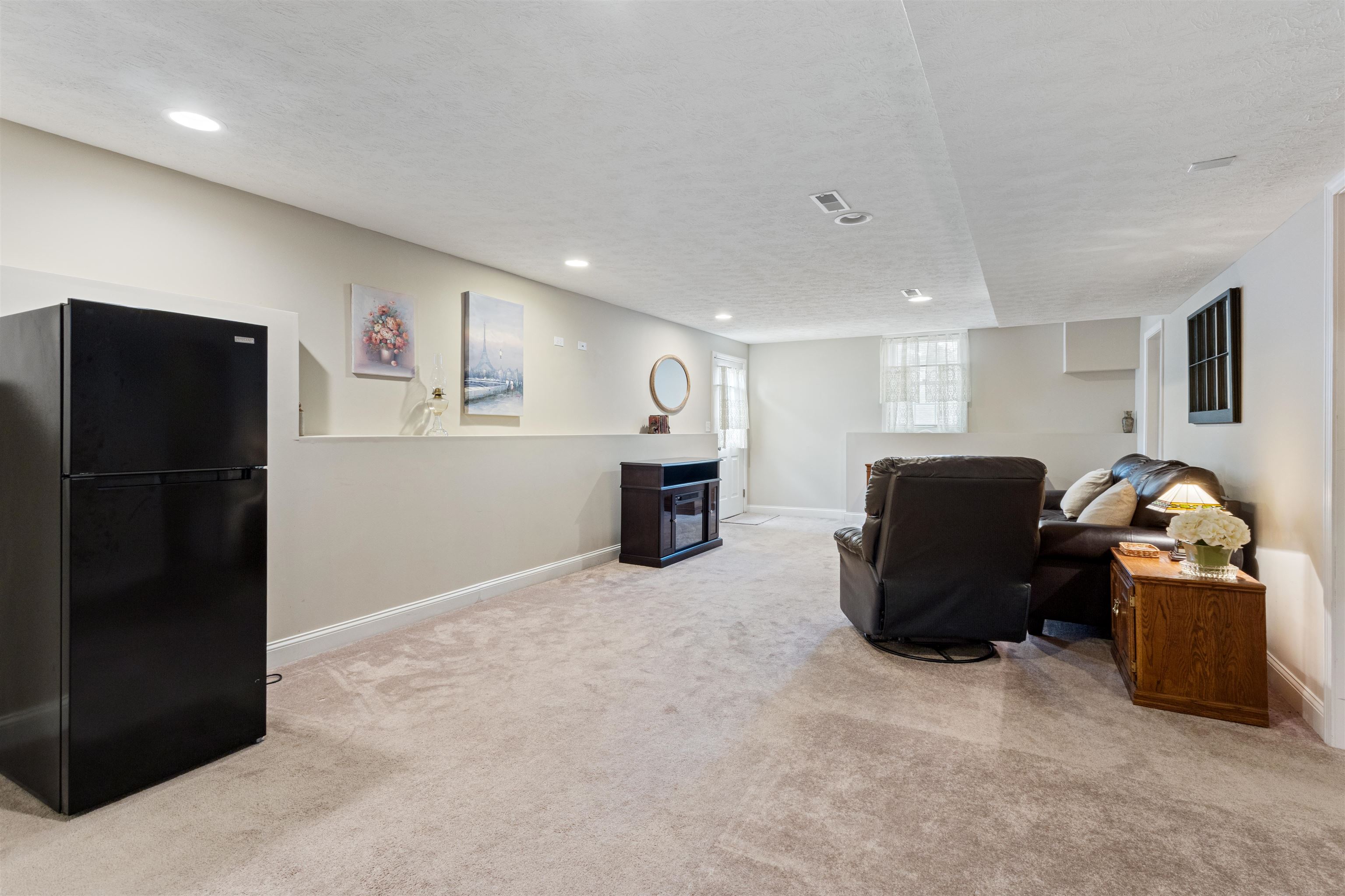 40 Hollow Ridge Drive Nashua, NH 03062 - Photo 33 of 45