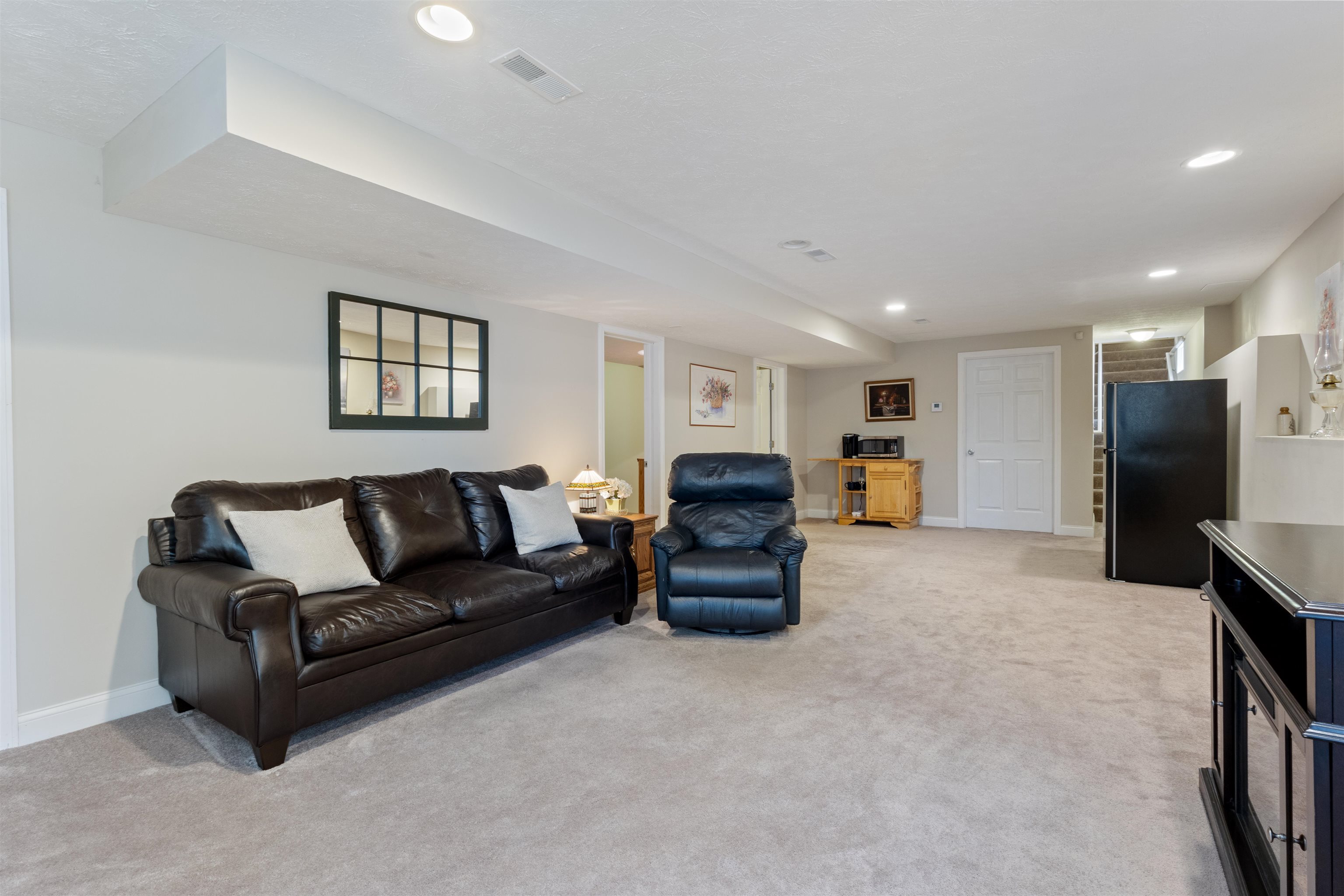 40 Hollow Ridge Drive Nashua, NH 03062 - Photo 35 of 45