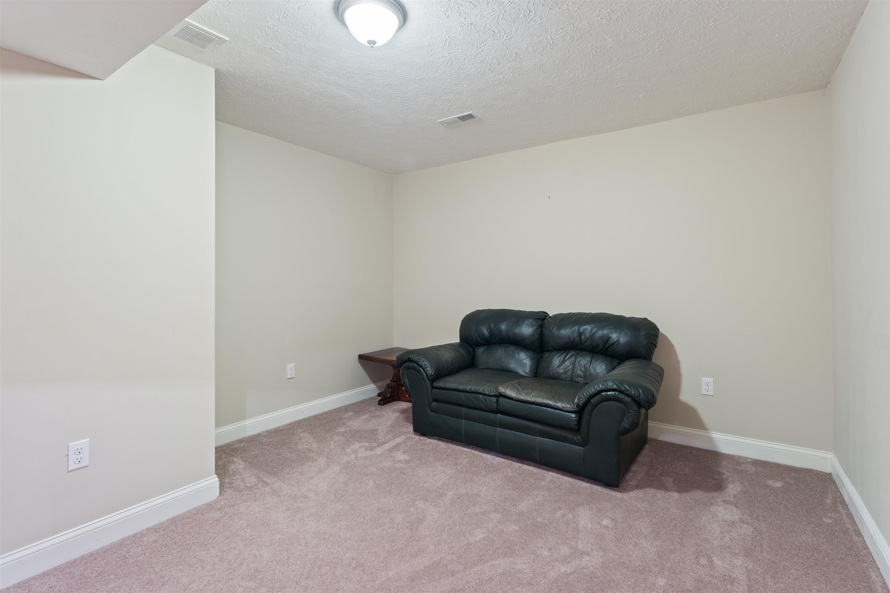 40 Hollow Ridge Drive Nashua, NH 03062 - Photo 37 of 45