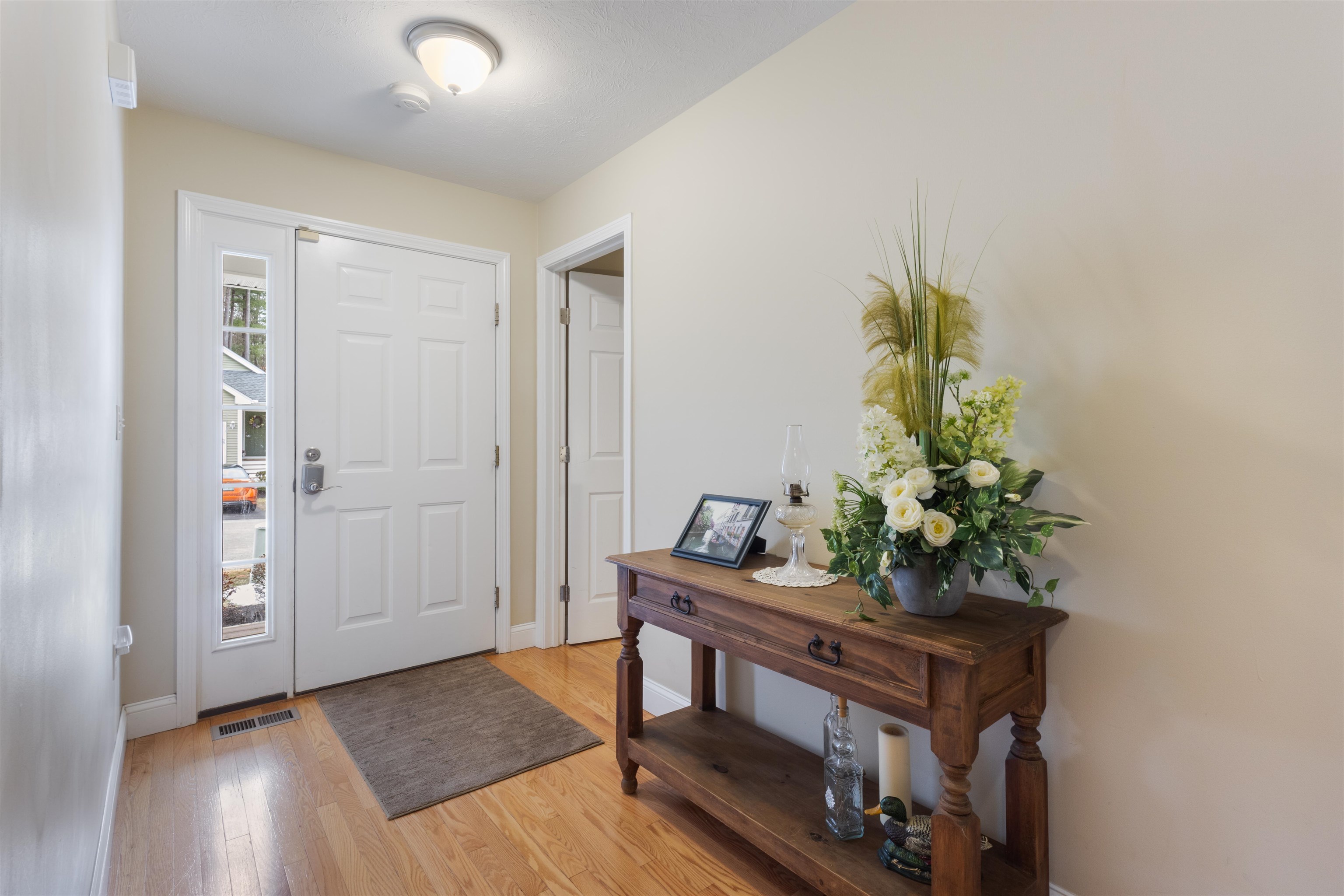 40 Hollow Ridge Drive Nashua, NH 03062 - Photo 4 of 45