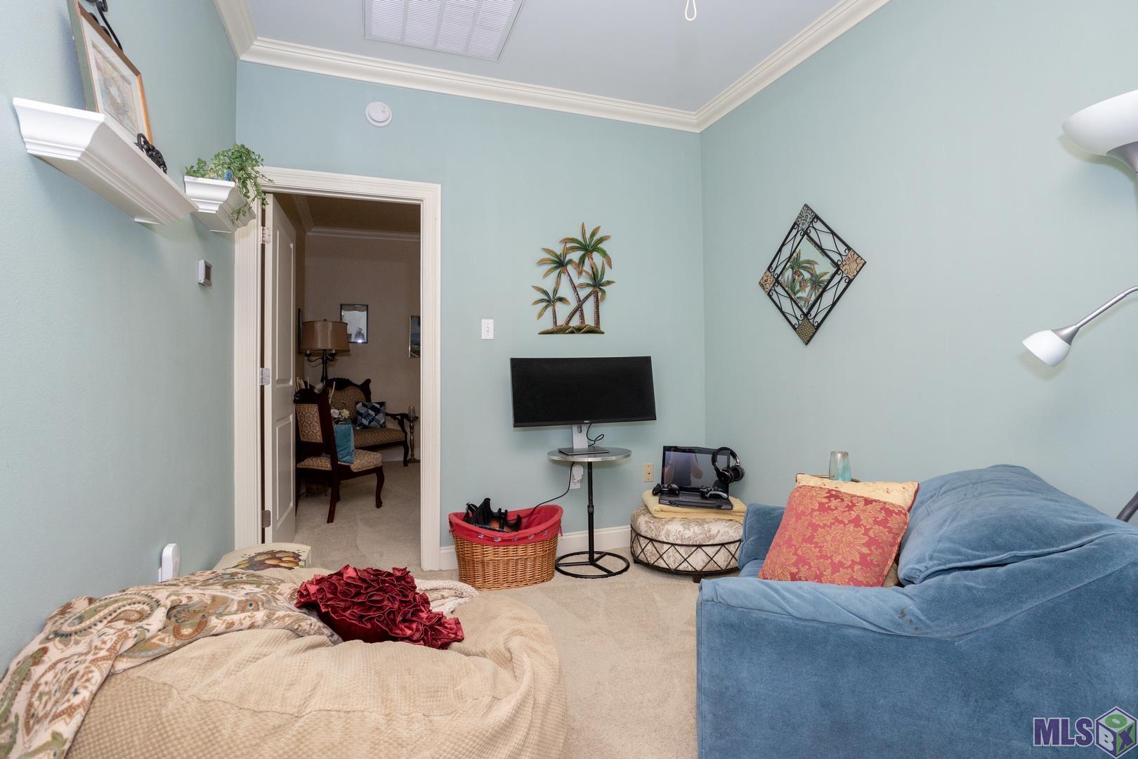 19629 South Harrells Ferry Road Baton Rouge, LA 70816 - Photo 31 of 43 Landing/Sitting Area
