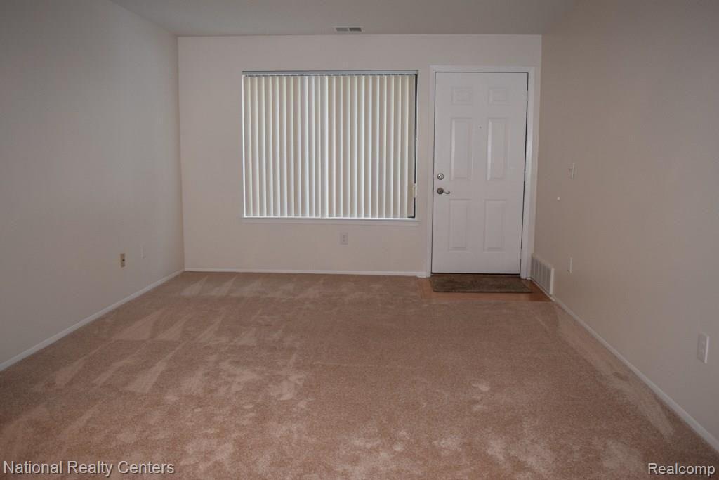 24066 Middlebelt Road, Unit 35 Farmington Hills, MI 48336 - Photo 9 of 13