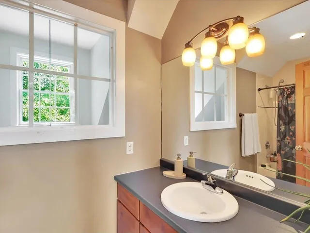 $799,000 | 640 Round Barn Road, Ferrisburgh, VT 05456