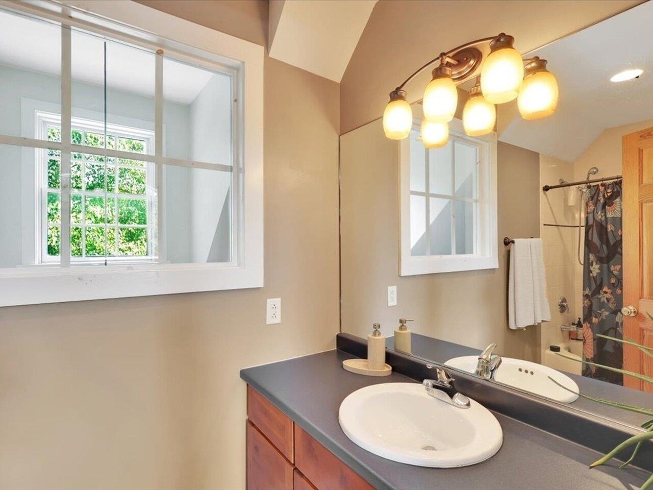 640 Round Barn Road Ferrisburgh, VT 05456 - Photo 28 of 48