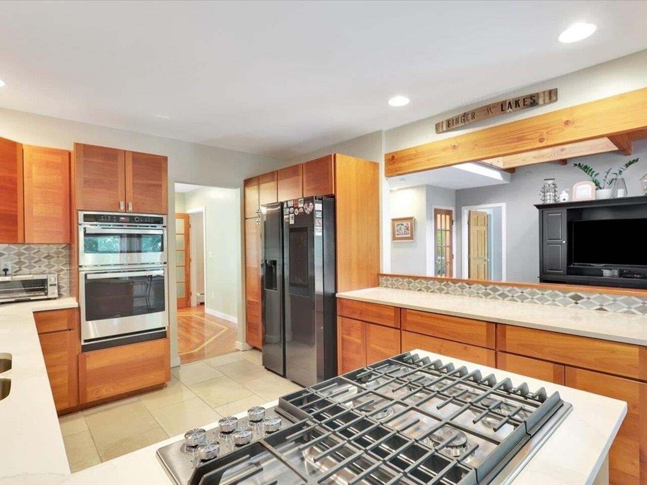 640 Round Barn Road Ferrisburgh, VT 05456 - Photo 10 of 48