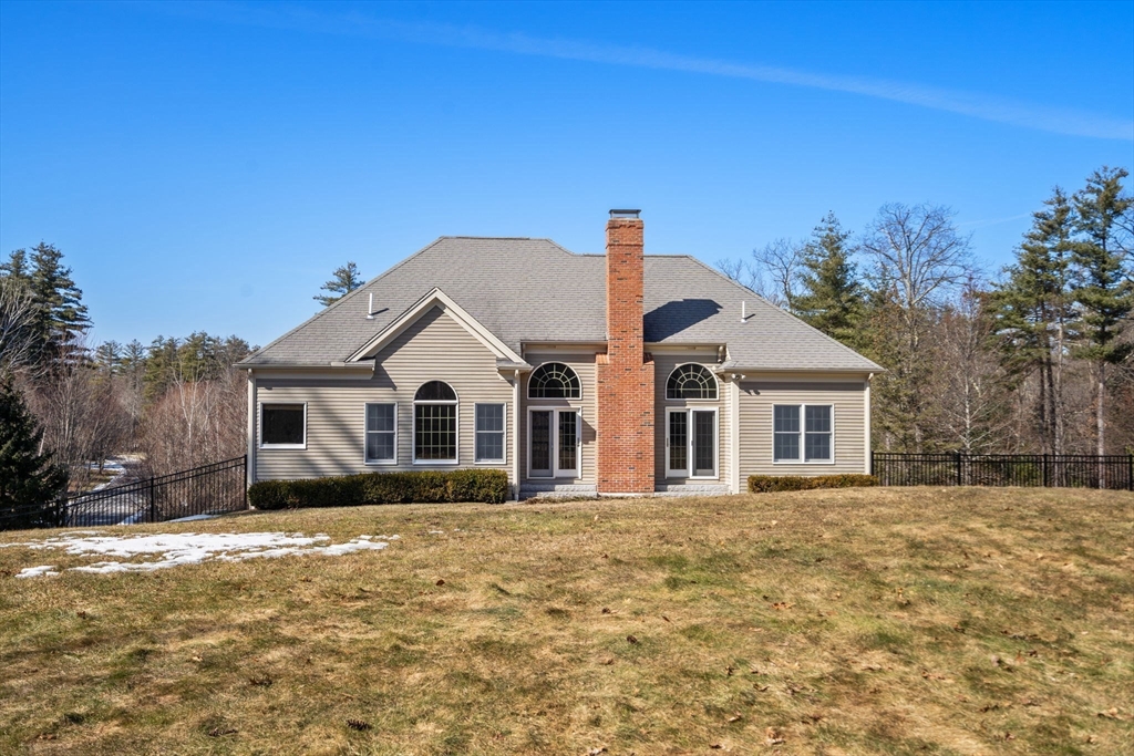 40 Sandy Ridge Road Sterling, MA 01564 - Photo 27 of 33 a front view of a house with a yard