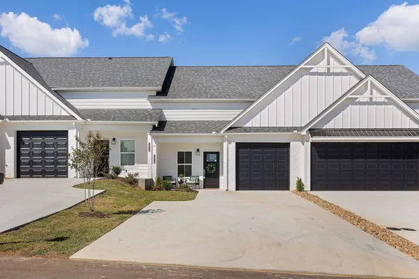 $1,875 | 3215 Green Turtle Lane Northeast, Unit 2C, Cleveland, TN 37323