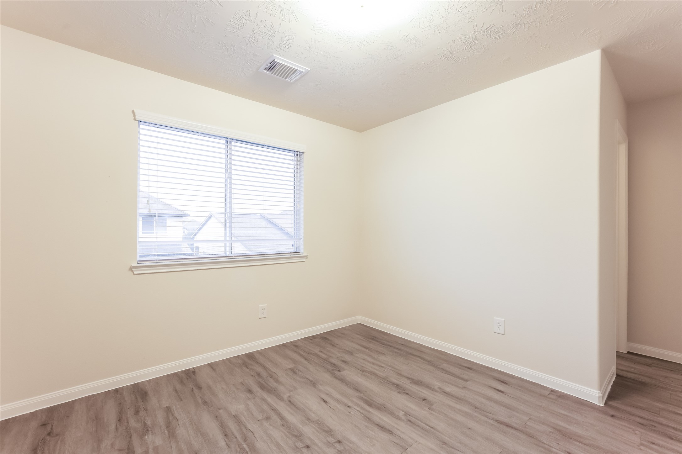 12362 Maura Lane Houston, TX 77044 - Photo 11 of 16