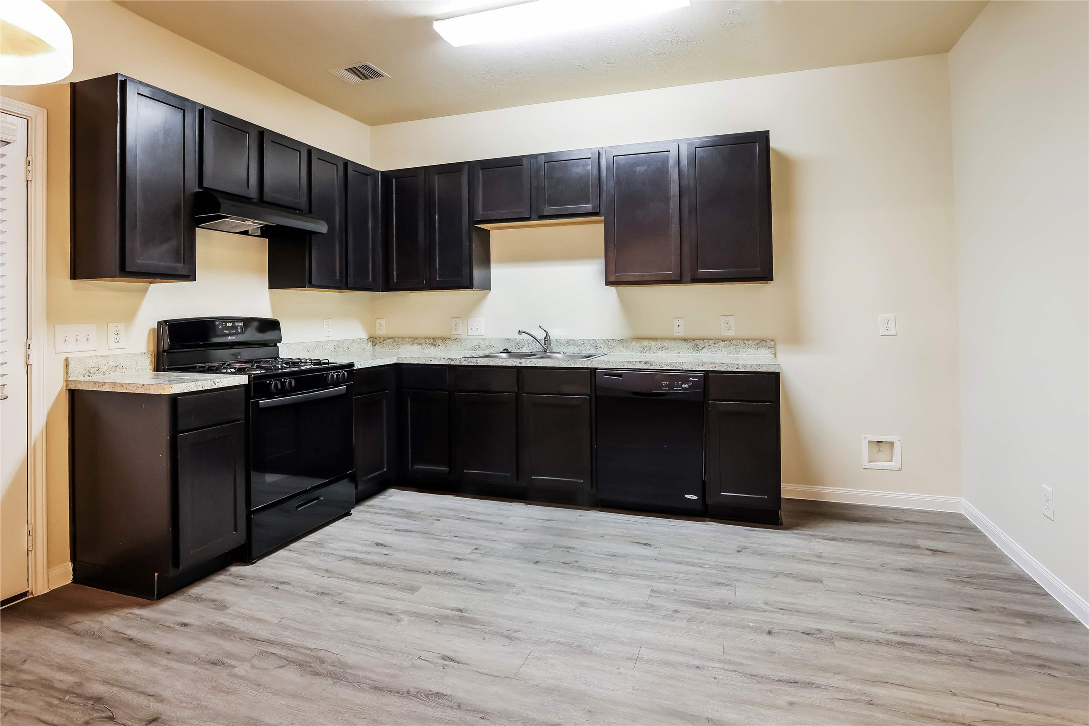 12362 Maura Lane Houston, TX 77044 - Photo 3 of 16