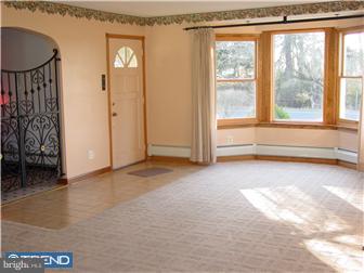 394 Eayrestown Road Southampton, NJ 08088 - Photo 6 of 12 Living Room