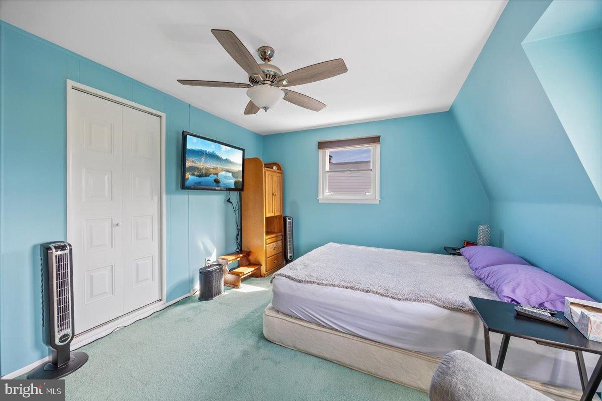 3415 Holyoke Road Philadelphia, PA 19114 - Photo 19 of 37 Main br - Serene blue retreat with cozy ambiance.