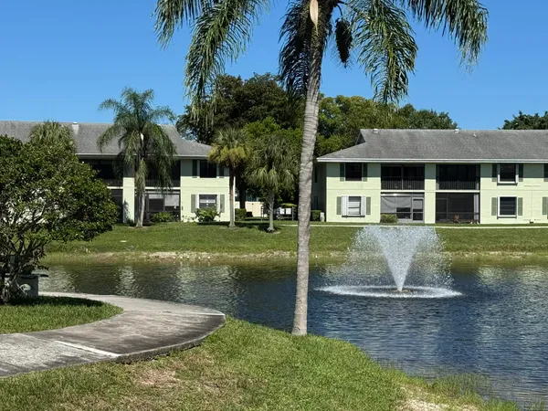 $2,900 | 801 Sabal Ridge Circle, Unit H, Palm Beach Gardens, FL 33418