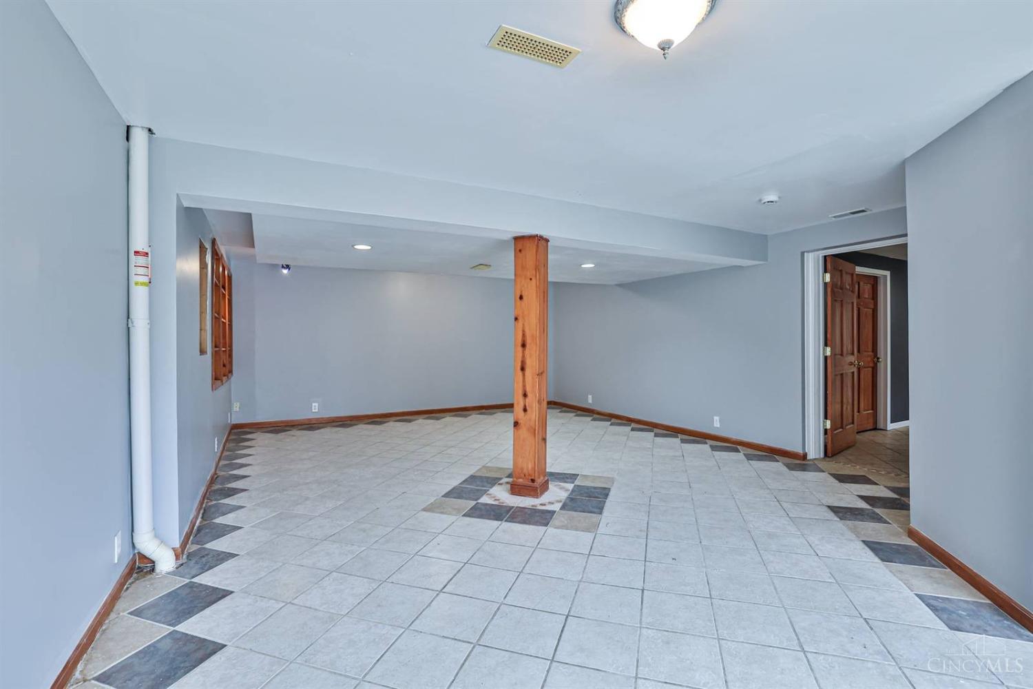 1699 Greentree Road Lebanon, OH 45036 - Photo 22 of 35 Gallery Image 22
