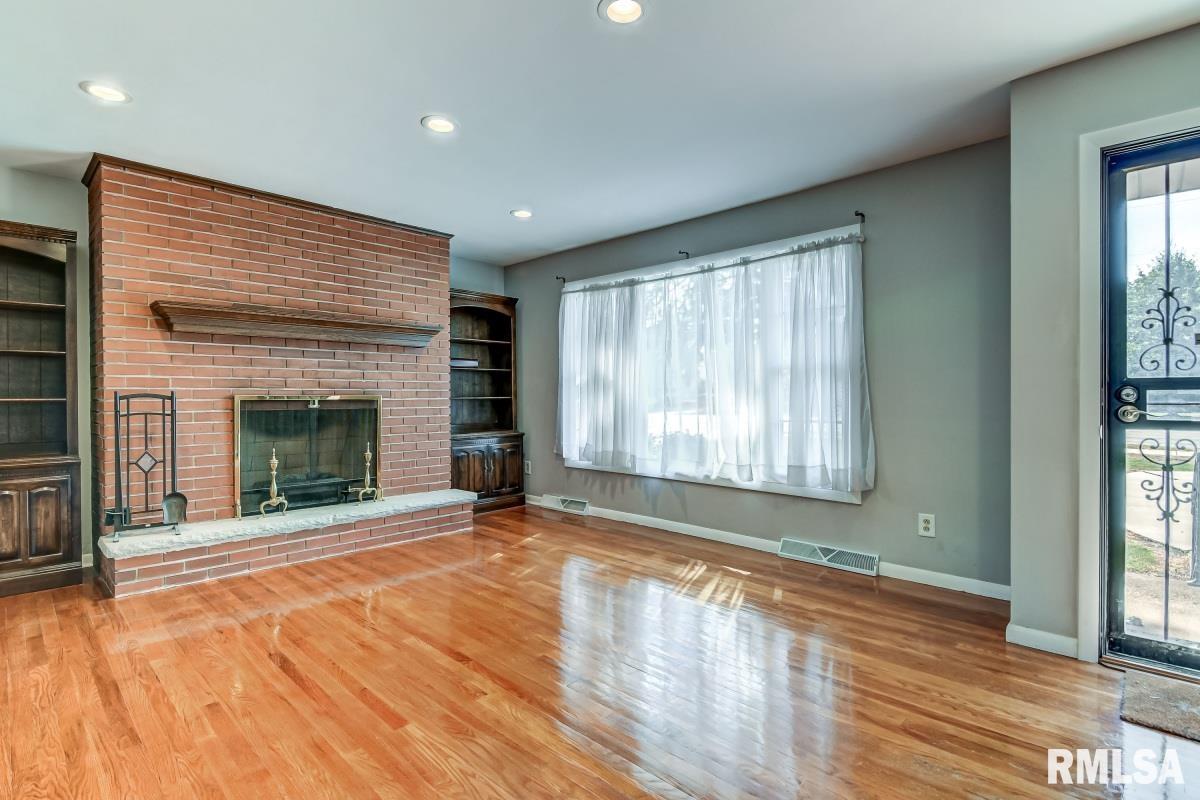 2113 East Sangamon Avenue Springfield, IL 62702 - Photo 3 of 29