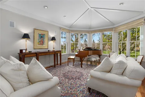 $1,750,000 | 40 Little Harbor Road, Tiverton, RI 02878