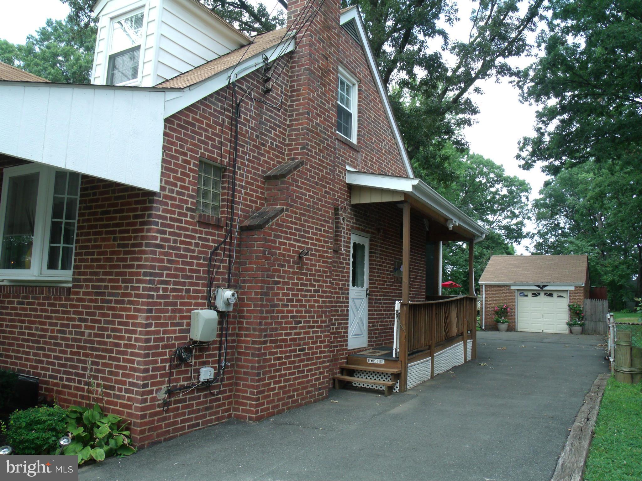 326 Upperlanding Road Baltimore, MD 21221 - Photo 19 of 25 Side of Home.