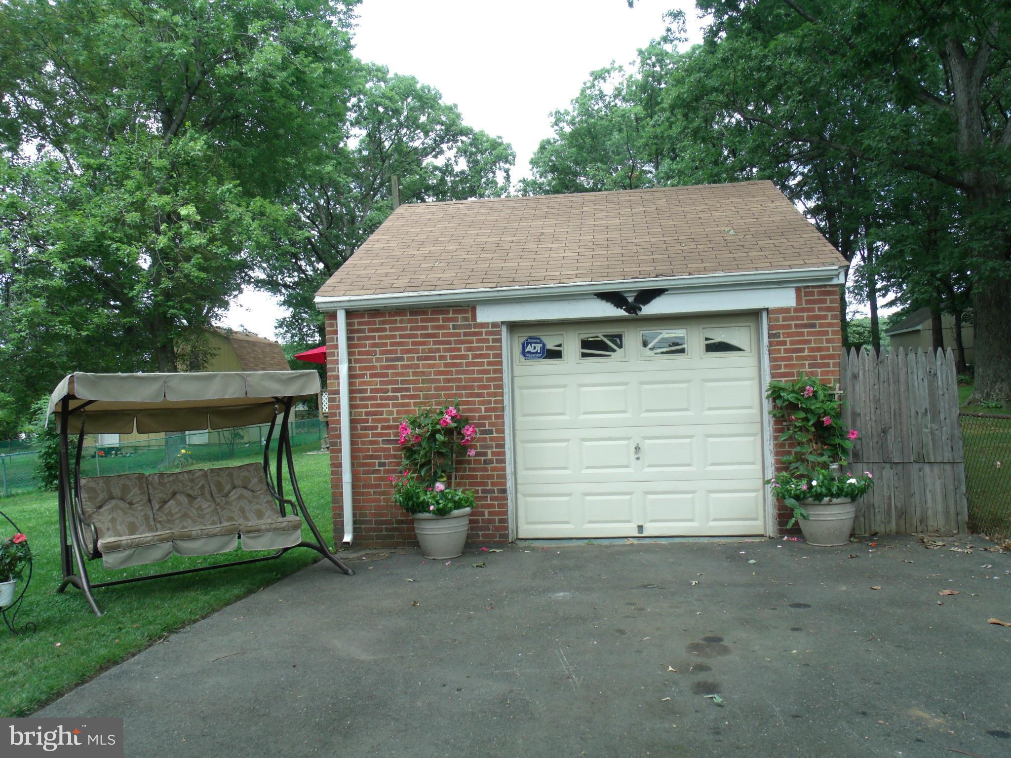326 Upperlanding Road Baltimore, MD 21221 - Photo 20 of 25 Detached Garage