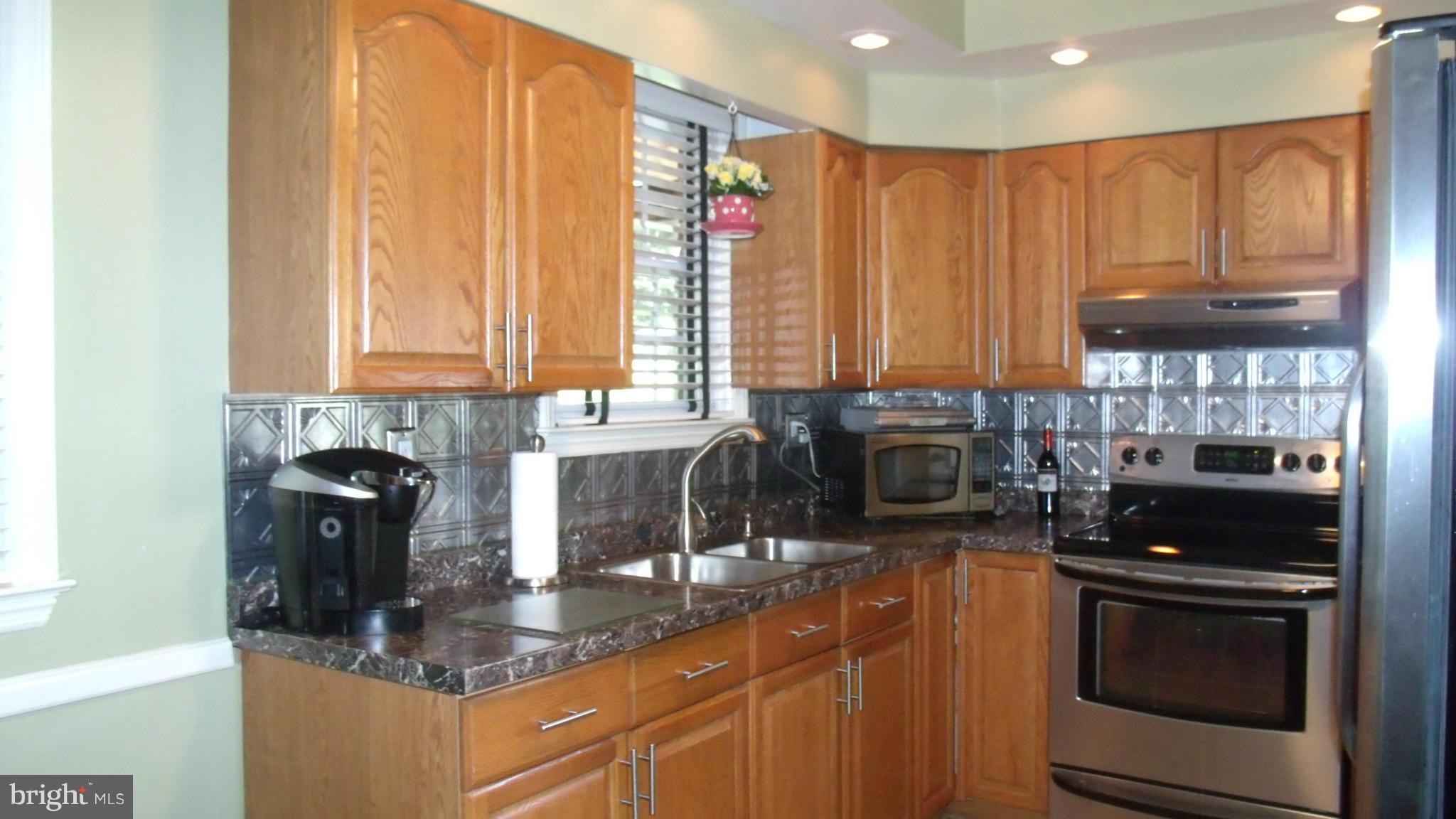 326 Upperlanding Road Baltimore, MD 21221 - Photo 6 of 25 Kitchen