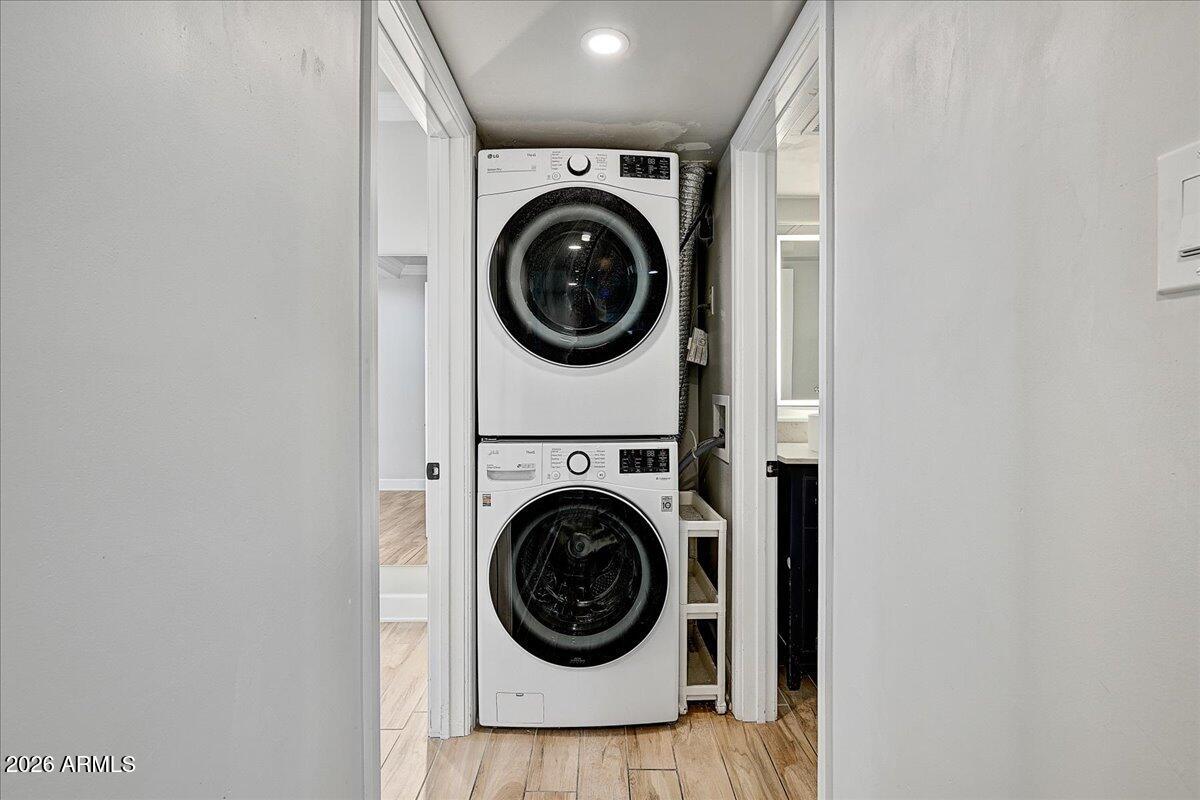 349 East Thomas Road, Unit E302 Phoenix, AZ 85004 - Photo 12 of 15 Laundry