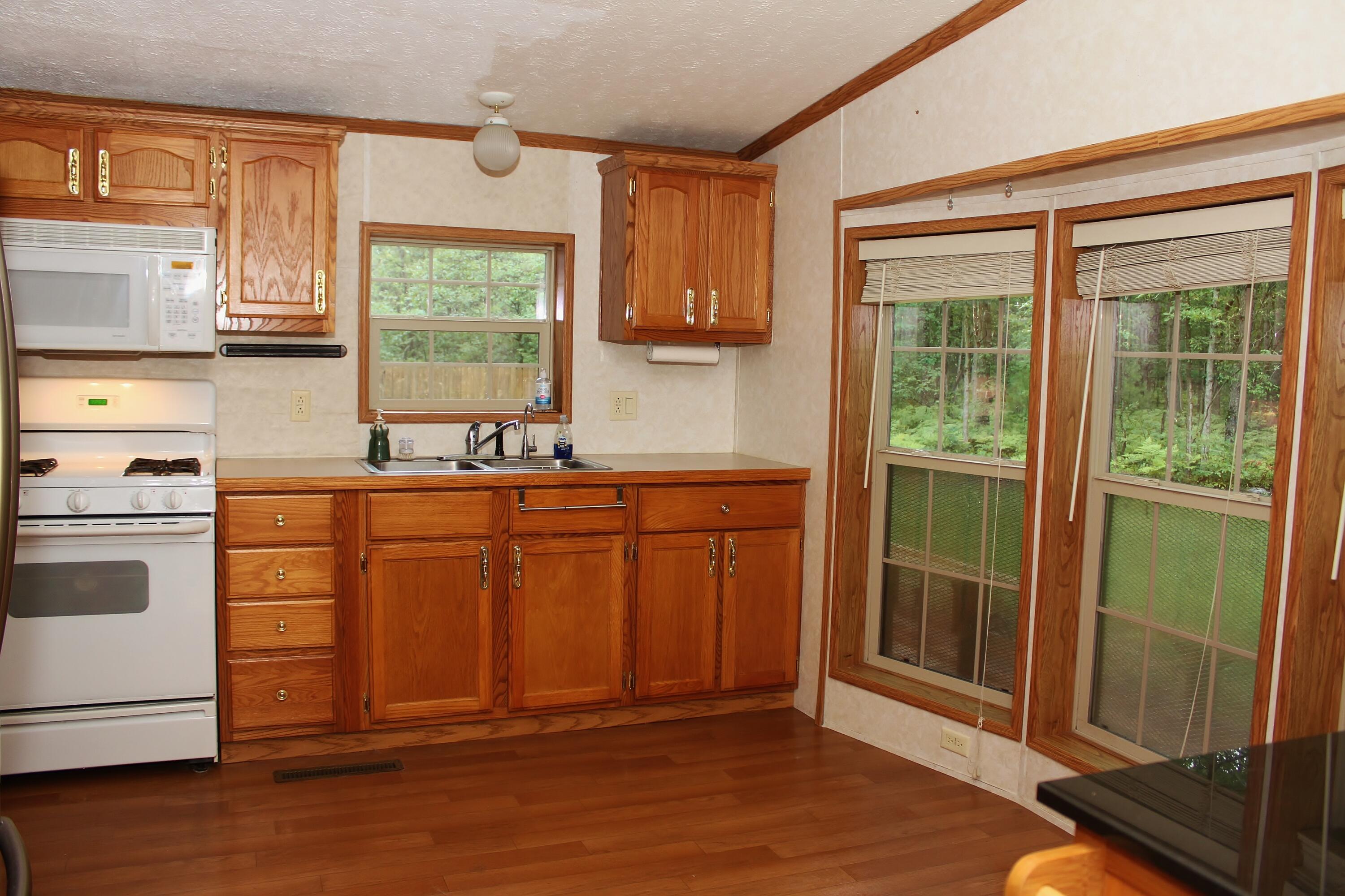 2786 Strand Road Muskegon, MI 49445 - Photo 3 of 26 IMG_4199