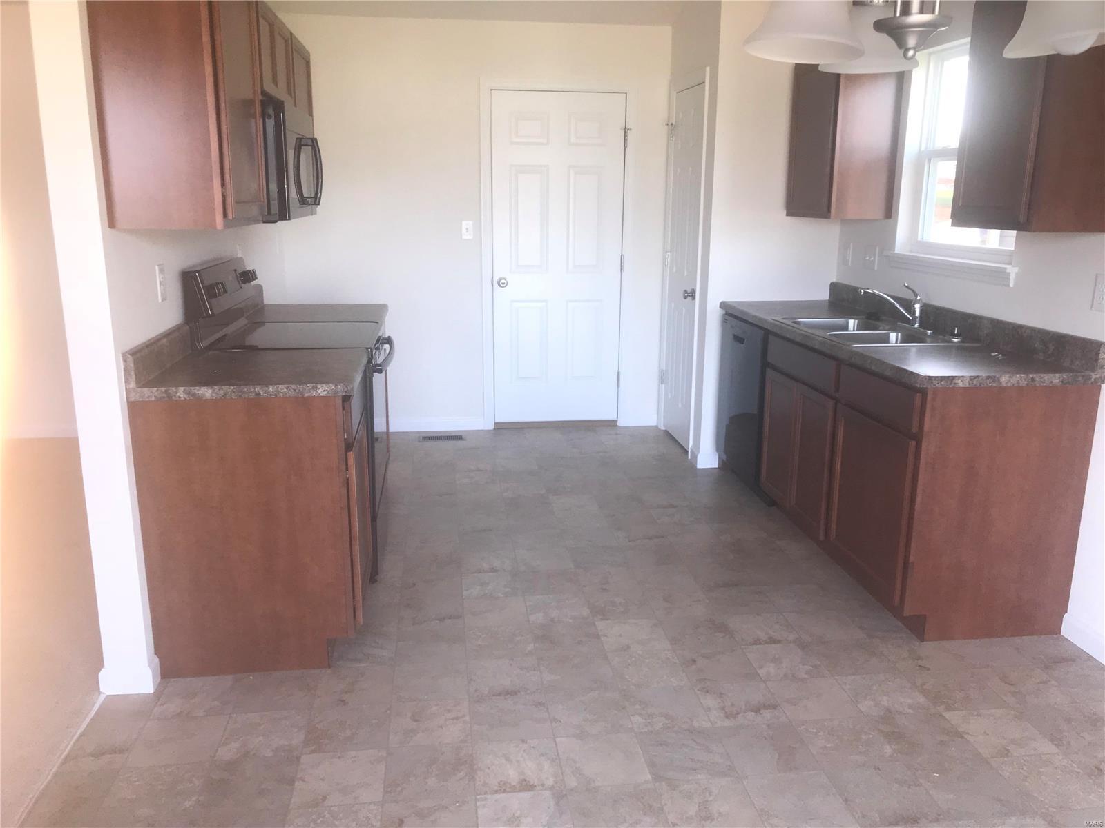 349 Rock Ridge Road Wentzville, MO 63385 - Photo 3 of 9