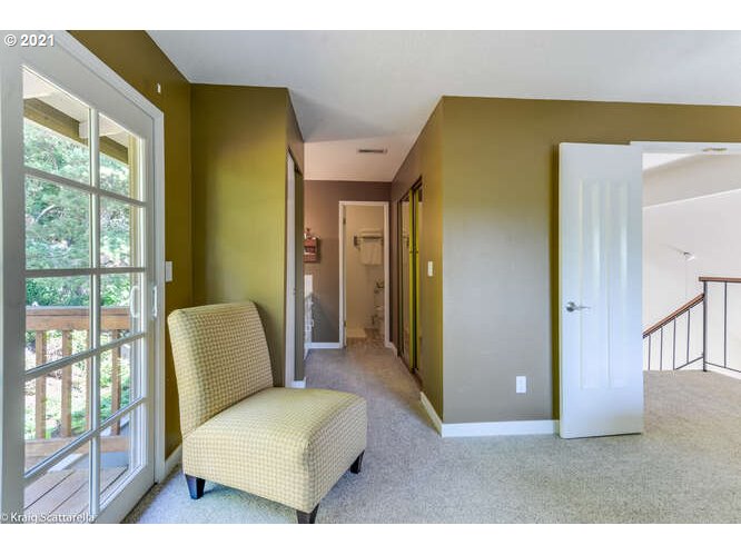 3075 Southwest Raleighview Drive Portland, OR 97225 - Photo 22 of 32 Gallery Image 22