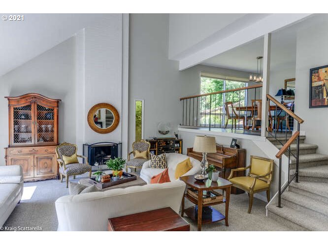 3075 Southwest Raleighview Drive Portland, OR 97225 - Photo 8 of 32 Gallery Image 8
