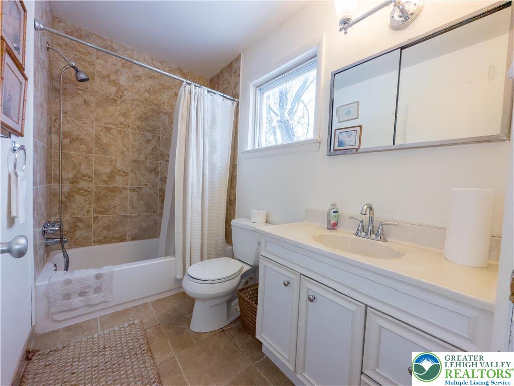 2529 Hampshire Road Bethlehem, PA 18017 - Photo 19 of 30