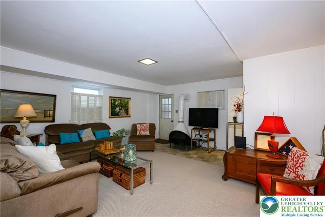 $349,900 | 2529 Hampshire Road, Bethlehem, PA 18017