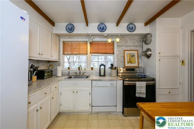 $349,900 | 2529 Hampshire Road, Bethlehem, PA 18017