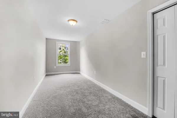 $1,500 | 1605 Clifton Avenue, Baltimore, MD 21217